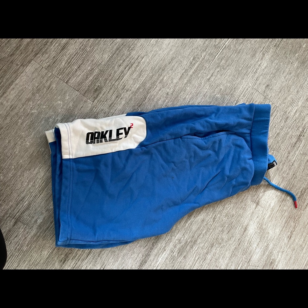 Men’s Oakley Shorts. Worn once.